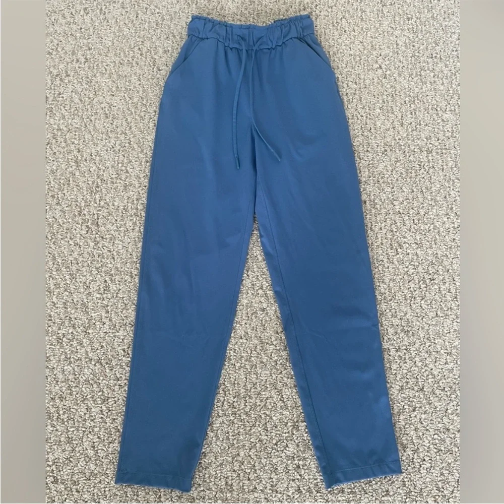 Lululemon Outfit Bundle – Clip-In Tank (6) & High-Rise Joggers (2) - Picture 9 of 16